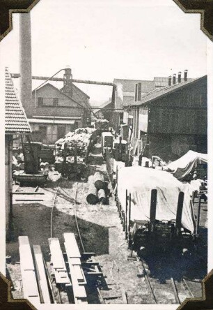 Fa. H. Fuchs Söhne, Holzhandlung im Rheinhafen. Eisenbahnverladegleis