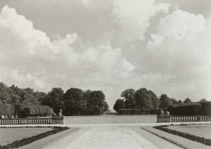 Heidenau-Großsedlitz. Barockgarten Großsedlitz (1719/1727). Rasenparterre