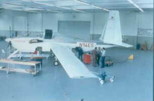 Oldenburg. Hangar des Flugplatzes - das STRATOLAB. Höhenmeßflugzeug für Forschungsprojekte in der Troposphäre und der unteren Stratosphäre