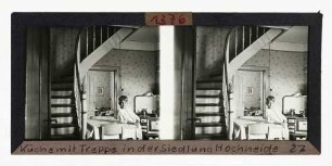 Küche mit Treppe in der Siedlung Hochheide