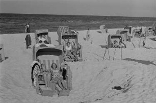 Prerower Strand mit Badegästen