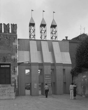 Ephemerer Torbau (Architektur-Biennale 1980)