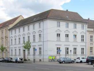 Potsdam, Charlottenstraße 33