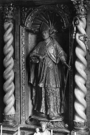 Südlicher Nebenaltar mit Skulptur des Heiligen Magnus?