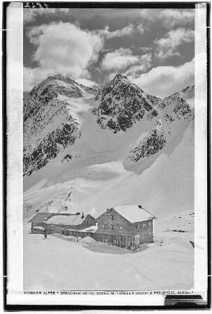 Stubaier Alpen. Dresdner Hütte (2303 Meter) mit Schaufelspitze (3333 Meter) und Stubaier Wildspitze (3342 Meter)