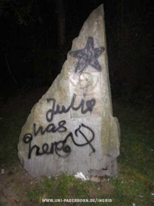 Juli was here | {HAMMER UND SICHEL} | {ROTER STERN}