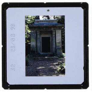 Stahnsdorf, Südwestkirchhof : Mausoleum Harteneck