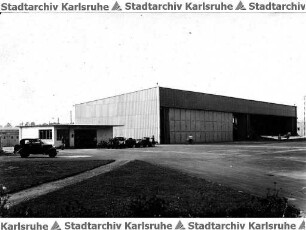Beichel, Friedrich. Flughafen Karlsruhe. Verwaltungsgebäude und Flugzeughalle