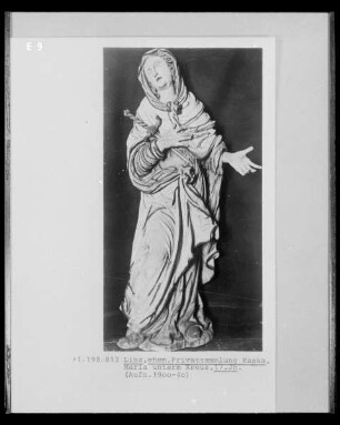 Maria unterm Kreuz