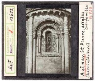Aulnay, St. Pierre: Apsis, Chorfenster