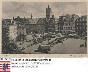 Darmstadt, Marktplatz / mit Rathaus und Marktständen