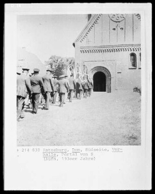Ratzeburg, Evangelische Domkirche, Vorhalle, Aufmarsch von Nationalsozialisten