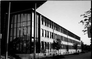 Mommsenstraße 14: Gebäude F der Kreisverwaltung Stormarn: Südwestansicht