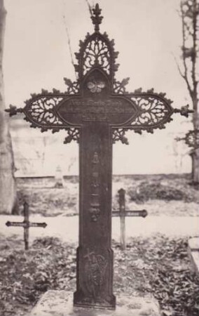 Friedhof. Grabkreuz, Gußeisen. Anna Maria Bumb, +1895