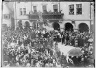 Fasnacht Sigmaringen 1933; Bräuteln vor dem Rathaus