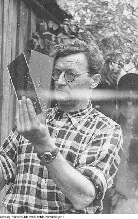 Dresden. Arthur Klose, Glaserobermeister der Handwerkskammer Dresden, 1950