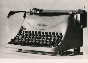 Olivetti Schreibmaschine "M 80" von Marcello Nizzoli