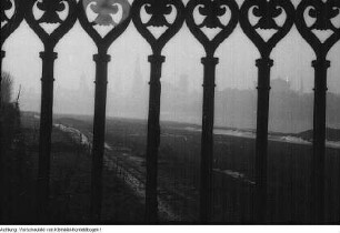 Dresden. Silhouette der zerstörten Stadt, 1947
