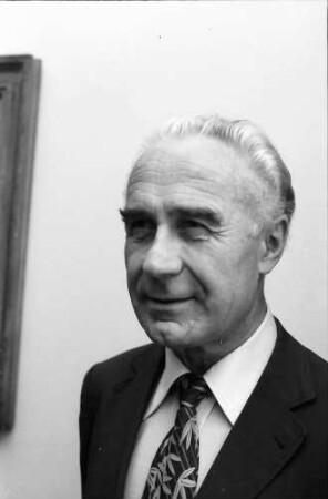 Freiburg: Regierungspräsident Dr. Hermann Person, Porträt