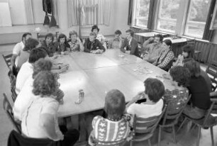 Deutsch-französisches Seminar von BASF-Lehrlingen und von Schülern des Collège d´Enseignements Technique aus Haguenau/Elsass im Rahmen des Modellversuchs "control continu"