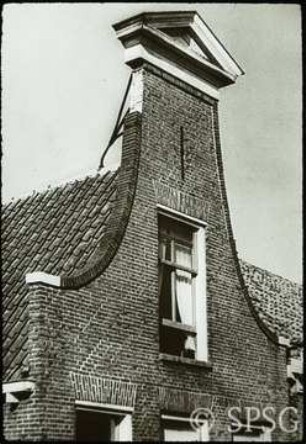 Edam, Giebel.