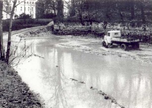 Ausschlammung des Schlossgrabens im Winter 1965/66. Detmold. Freie Presse