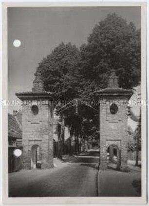 Ludwigslust, Hamburger Tor