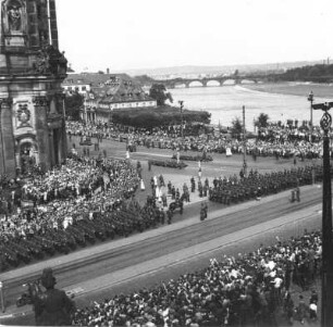 Dresden, Schloßplatz. Einzug der 4. Division in Dresden, 9. August 1940