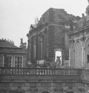 Dresden-Altstadt. Zwinger. Ruine der Sempergalerie