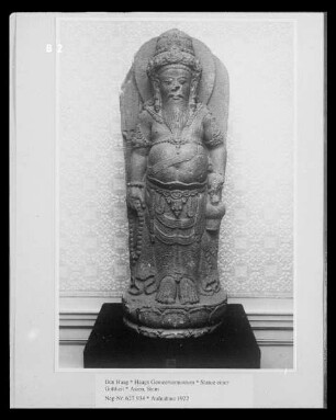 Statue einer Gottheit