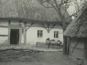 Crostwitz, Gehöft : Crostwitz. Sorbisches Gehöft. Blick zum Eingang des Wohnhauses