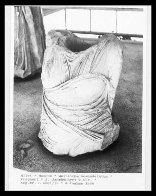 Torso einer weiblichen Gewandstatue