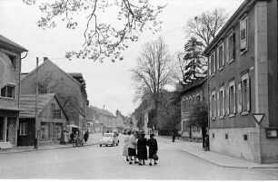 Kehl: Hauptstraße; östlicher Teil; Vordergrund zwei Autos
