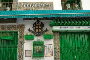 Sevilla - Restaurant mit Kachelschmuck