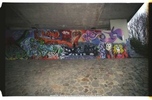 unleserlich RANe SKADO ONe SARAH FALM DiMA unleserlich DSL WAHN | HATE LoVE
