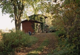 Am Bahnhof: Gebäude der ehemaligen Bahnstation auf der Strecke Bad Oldesloe - Elmshorn