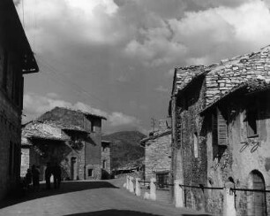 Assisi. Straßenbild im Osten der Stadt, bei der Porta Perlici