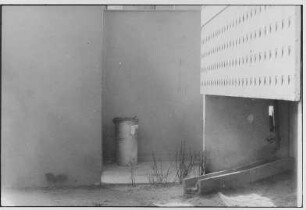 Plattenbauten (Rudolf-Seiffert-Straße ?). Architekturdetail