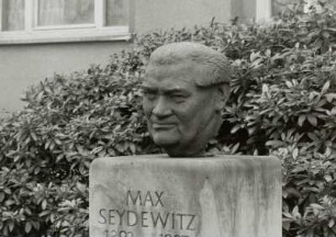 Gedenkstein für Max Seydewitz