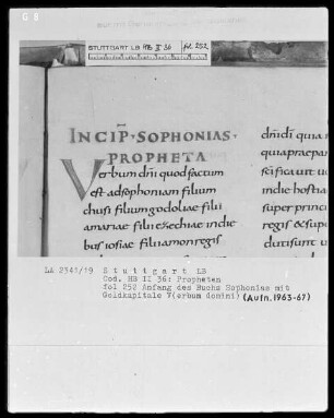 Bibliorum sacrorum pars, libri prophetarum — Initiale V(erbum domini), Folio 252recto