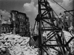 Szene aus dem DEFA-Dokumentarfilm "Dresden": Enttrümmerung