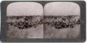 Britische Soldaten bei der Aufklärung der Truppenstärke der deutschen Kolonialarmee in Deutsch-Ostafrika