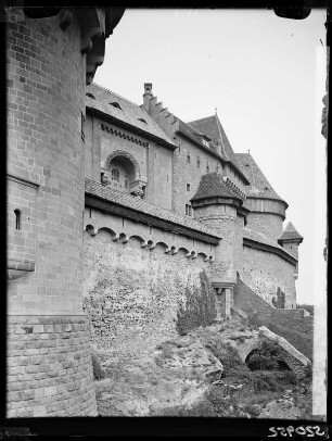 Burg Kreuzenstein, Ostseite