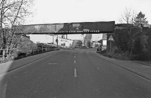 Eisenbahnbrücke (Brückenanlage); Reinheim, Hahner Straße (B 426), Eisenbahn, Der Wembach