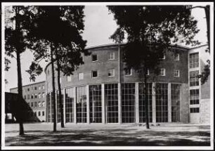Reichssportfeld (Olympia-Stadion), Berlin: Haus des Deutschen Sports, Außenansicht der Pfeilerhalle von Osten