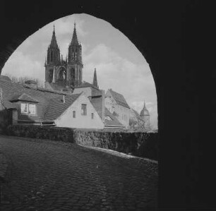 Meißen. Blick von der Schloßbrücke zur Albrechtsburg mitDom