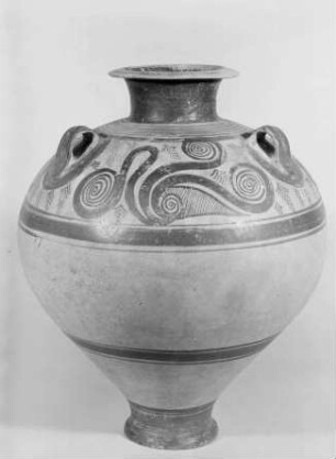 Mykenische Amphora mit drei Schlaufenhenkeln mit Nautilus-Schnecken und Schlangen- oder Polypenarmen