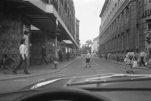 Gefährliches Verhalten von Fußgängern in der Innenstadt