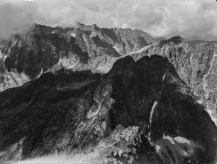 Berggipfel : Blick über einen Gebirgszug des Rysy
