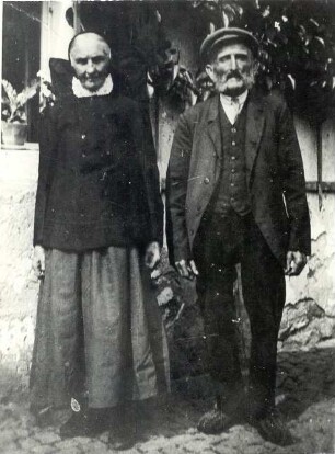 Älteres Ehepaar aus der katholischen Oberlausitz : Kleidung - katholische Tracht. Ort: Hornja Łužica / Oberlausitz. Ehepaar
